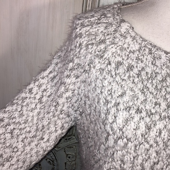 Buffalo Softest Eyelash Yarn in White and Soft Gray Long Sleeve Popover Sweater - Picture 6 of 12